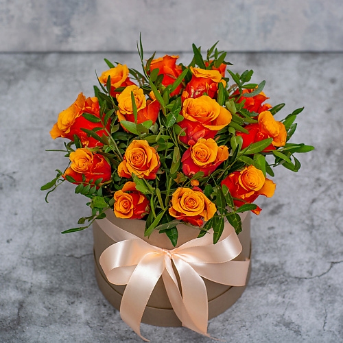 

FLORPRO 15 красно-оранжевых роз в коробке, 15 красно-оранжевых роз в коробке