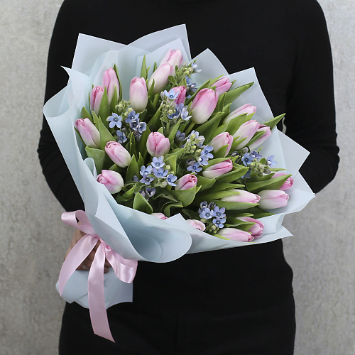 

FLORPRO Букет из 25 розовых тюльпанов с зеленью в упаковке, Букет из 25 розовых тюльпанов с зеленью в упаковке