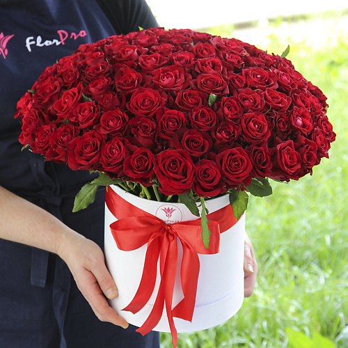 

FLORPRO 101 красная роза в коробке, 101 красная роза в коробке