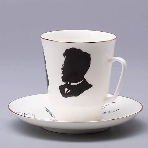 

ИМПЕРАТОРСКИЙ ФАРФОРОВЫЙ ЗАВОД Чашка с блюдцем кофейная "Русские писатели. Чехов", Чашка с блюдцем кофейная "Русские писатели. Чехов"