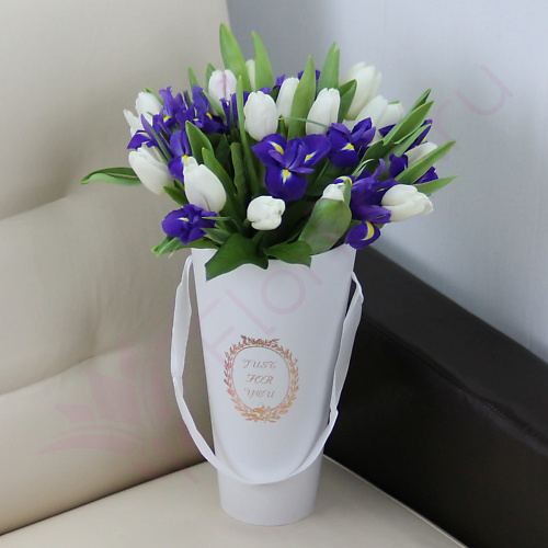 

FLORPRO Белые тюльпаны и синие ирисы в конусе, Белые тюльпаны и синие ирисы в конусе