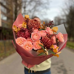 Пионовидные розы Джульетта хризантема