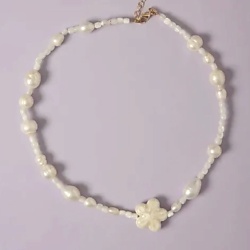 Чокер с ромашкой