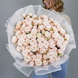 Огромный букет из 49 кустовых роз