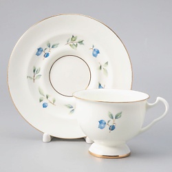 Чашка с блюдцем чайная  "Голубика"