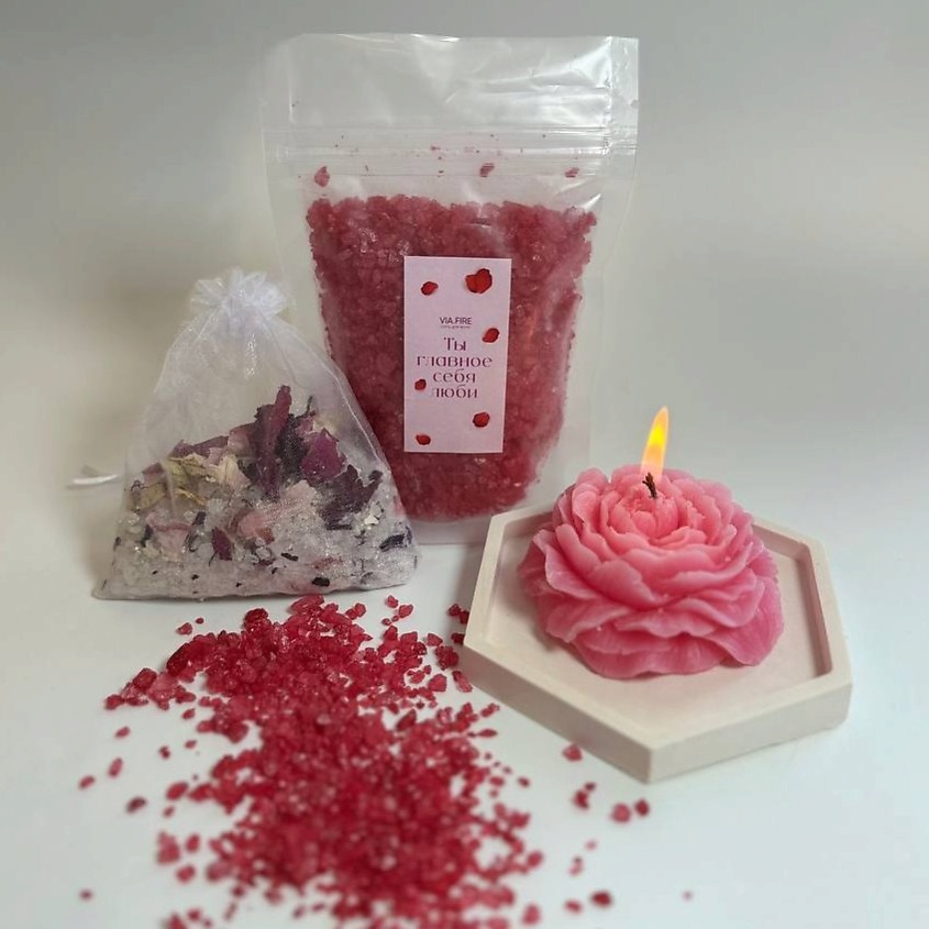 Изображение товара VIA.FIRE Подарочный спа набор "Розовый шик", 1 шт., розовый, свеча 1 шт, соль для ванн 1 шт