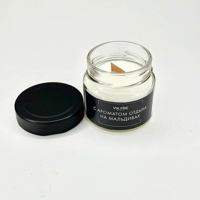 Изображение товара VIA.FIRE Свеча ароматическая с ароматом отдыха на мальдивах, Черный