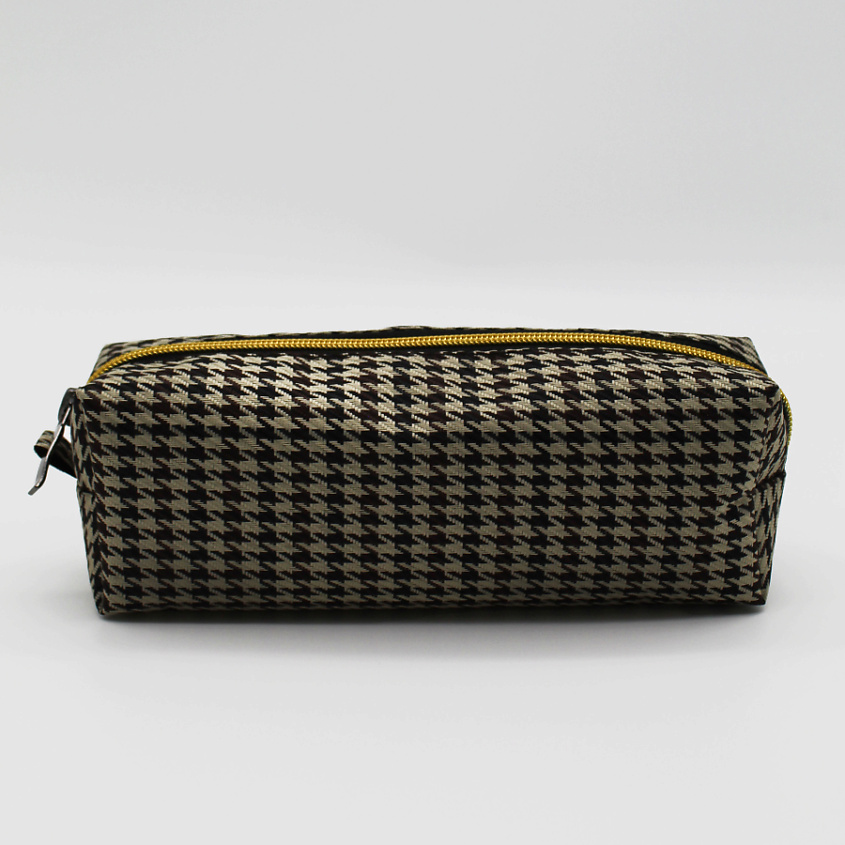 Изображение товара ALISSIROSSI Косметичка-пенал женская маленькая из ткани "Бежевая гусиная лапка", 1 шт.