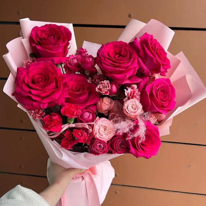 Изображение товара Стильный букет Мелодия из роз, диантуса и сухоцветов для особых случаев