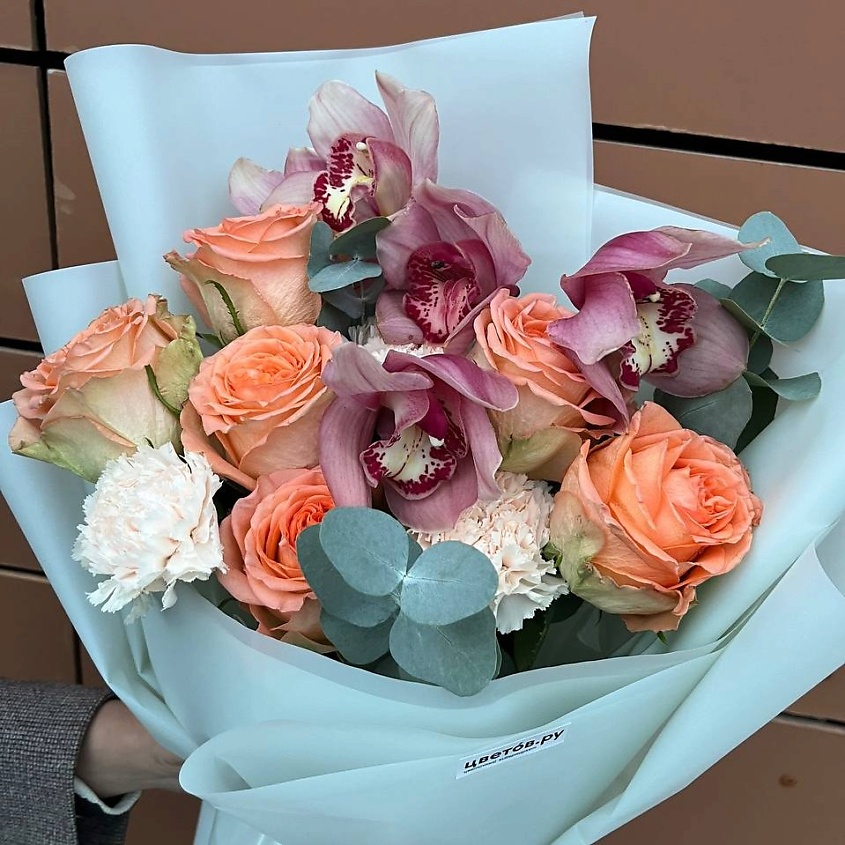 Изображение товара Букет из эквадорской розы и цимбидиума для нее от CVETOV.RU