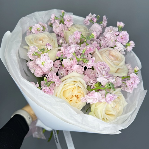 

ELEVEN FLOWERS Ароматный букет с маттиолой и розами, Ароматный букет с маттиолой и розами