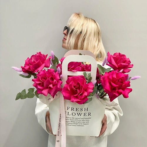 

JULES FLOWER ATELIER Французские розы в коробке, Французские розы в коробке