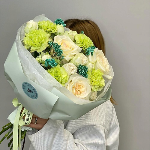 

JULES FLOWER ATELIER «Je taime» букет из пионовидных роз,диантусов и кустовых роз, «Je taime» букет из пионовидных роз,диантусов и кустовых роз