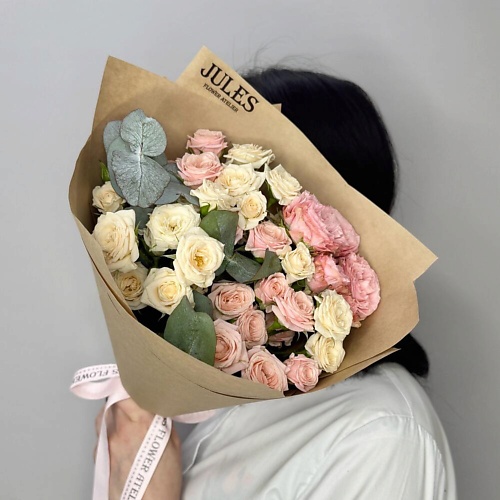

JULES FLOWER ATELIER Букет из кустовых роз, Букет из кустовых роз