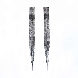 Серьги со стразами длинные серебристые