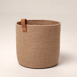 Корзина с кожаной фурнитурой