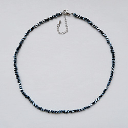 Украшение колье-чокер на шею из камней с алмазной огранкой