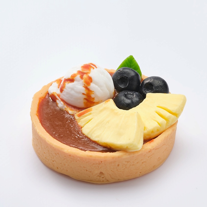 Изображение товара Мыло ручной работы SKUINA Тарталетка с ананасом, черникой и зефиром 100 г