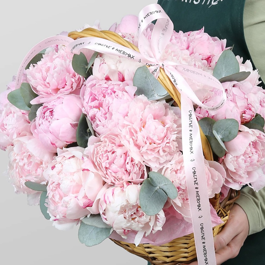 Изображение товара Композит из пионов в корзине Розовый бархат стильный подарок для любого праздника