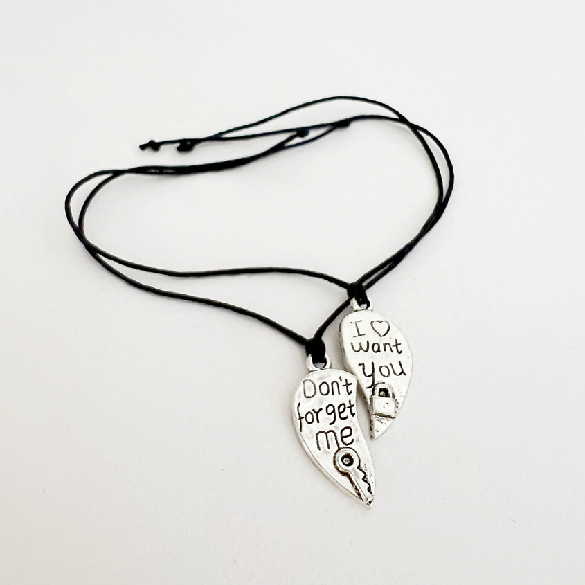 Изображение товара Браслет желаний Сочиняй мечты с символом на красной нити для исполнения мечт