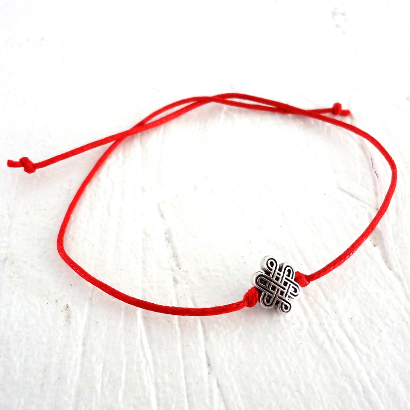 Изображение товара Браслет желаний с символом на красной нити от бренда Сочиняй мечты