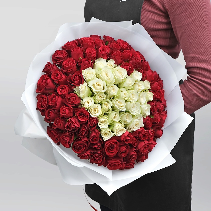 Изображение товара Букет из 101 красно-белых роз Белла - элегантный и свежий подарок