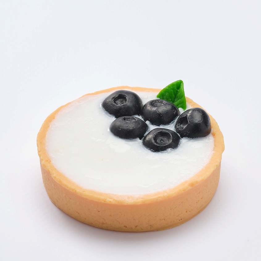 Изображение товара SKUINA Мыло ручной работы в большой тарталетке с черникой и сметаной 100 г