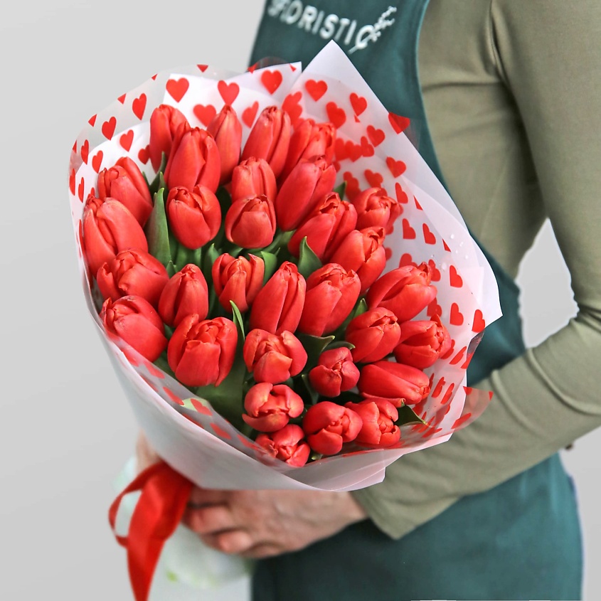 Изображение товара Букет красных тюльпанов Алые паруса 31 шт. свежие цветы для подарка