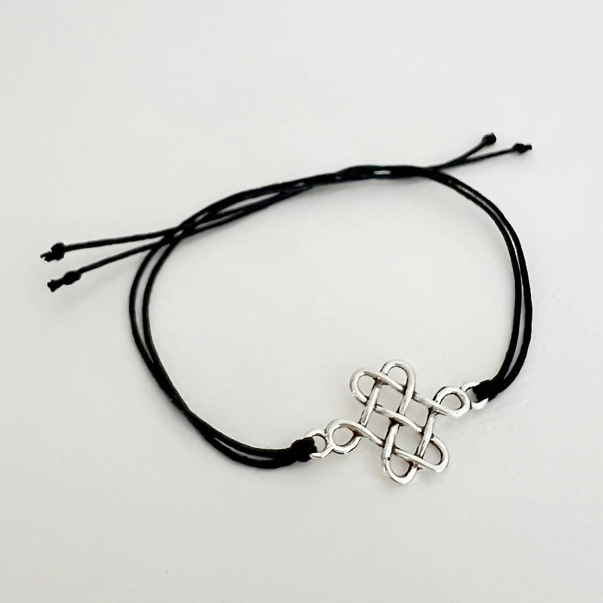 Изображение товара Браслет желаний с символом на красной нити для мотивации и исполнения мечт 1 шт