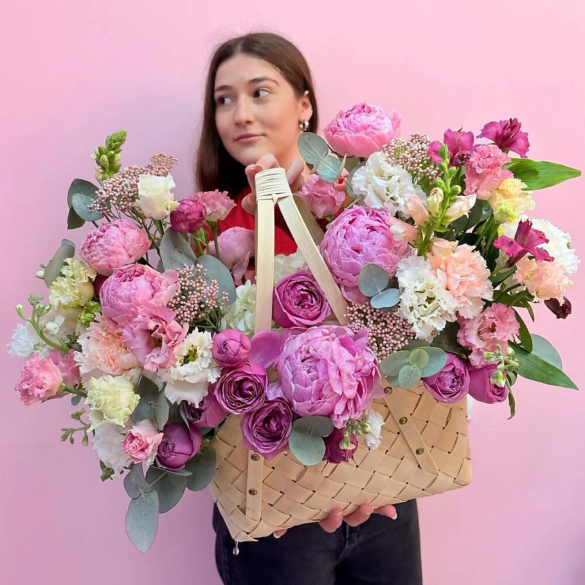 Изображение товара ЗАЦВЕТАЙ. ЦВЕТОЧНЫЙ БУТИК Корзина с цветами «Пионовый восторг, 1 шт.