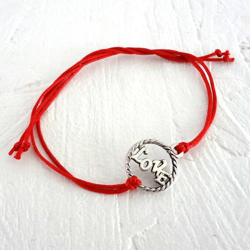Изображение товара Браслет желаний с символом на красной нити от Сочиняй мечты