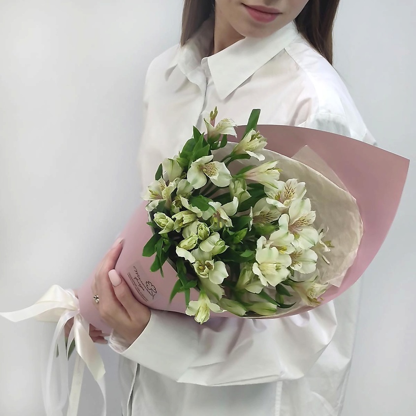 Изображение товара Белые альстромерии в упаковке 7 штук - комнатное растение для интерьера