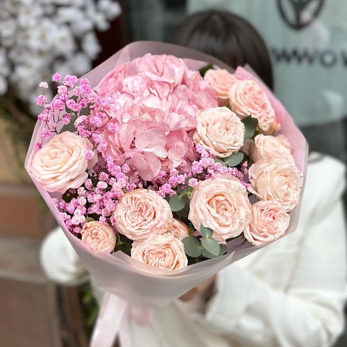 

ART FLORA Букет с гортензией и кустовой розой, Букет с гортензией и кустовой розой