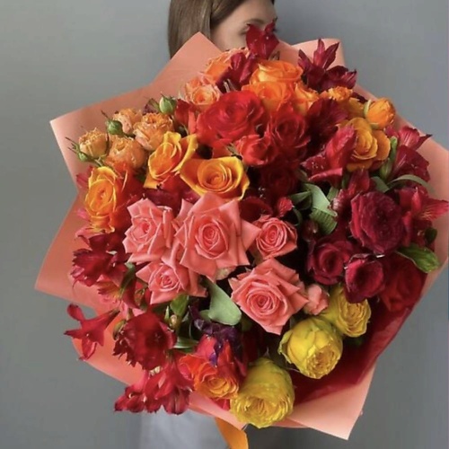 

GLOW FLOWERS Букет из роз и альстромерии, Букет из роз и альстромерии