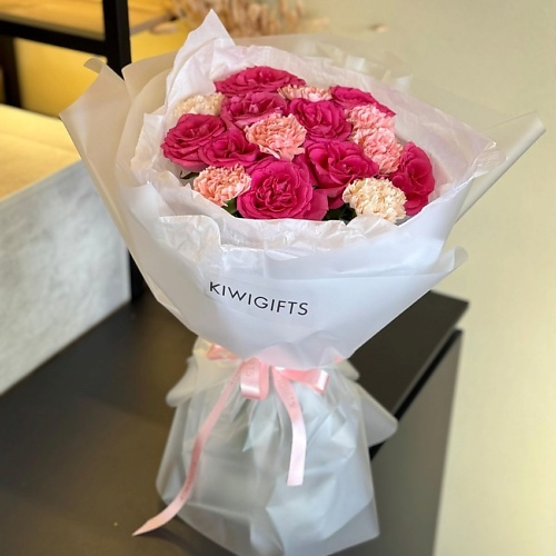 

KIWIGIFTS Букет цветов живые Розы, Диантусы, Букет цветов живые Розы, Диантусы