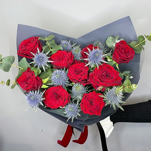 

ELEVEN FLOWERS Готический букет с красными розами, Готический букет с красными розами
