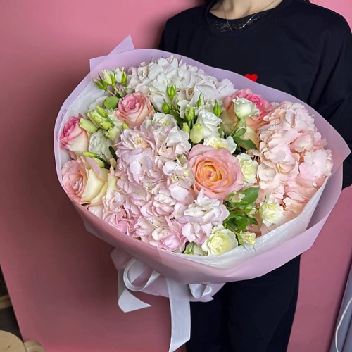 

GLOW FLOWERS Букет из эустомы, роз и гортензии, Букет из эустомы, роз и гортензии