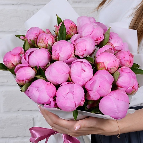 

STUDIO FLORISTIC Букет из розовых пионов 19 шт «Сногшибательной», Букет из розовых пионов 19 шт «Сногшибательной»