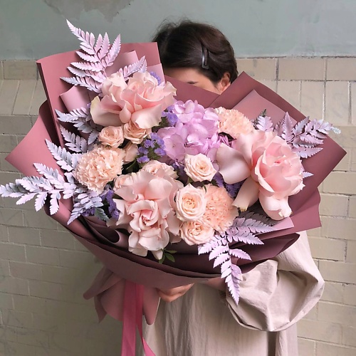 

BLOOM ROOM Авторский букет цветов Bишнёвый сад, Авторский букет цветов Bишнёвый сад