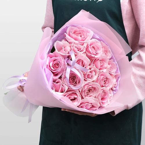 

STUDIO FLORISTIC Букет из розовых Роз 60 см «Рубин», Букет из розовых Роз 60 см «Рубин»