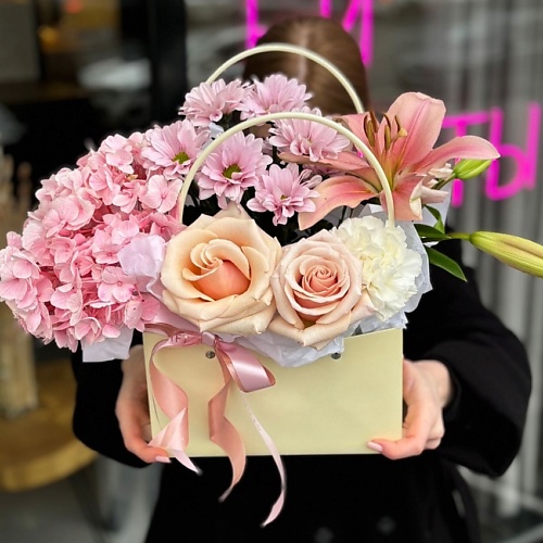 

KIWIGIFTS Букет цветов живые Розы, Гортензия, Хризантемы, Гвоздики, Лилии, Букет цветов живые Розы, Гортензия, Хризантемы, Гвоздики, Лилии