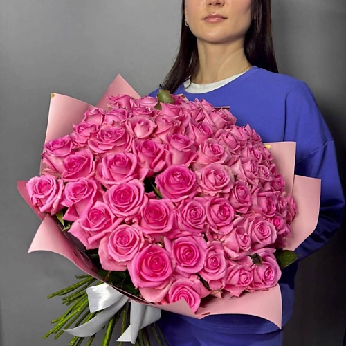 

GLOW FLOWERS Моно-букет из 55 прекрасных роз, Моно-букет из 55 прекрасных роз