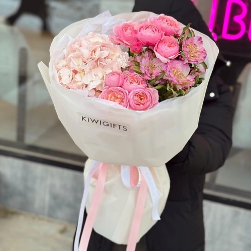 

KIWIGIFTS Букет цветов живые Роза кустовая. Альстромерия, Гортензия, Букет цветов живые Роза кустовая. Альстромерия, Гортензия
