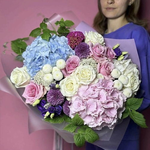 

GLOW FLOWERS Большой букет с гортензией и розами, Большой букет с гортензией и розами