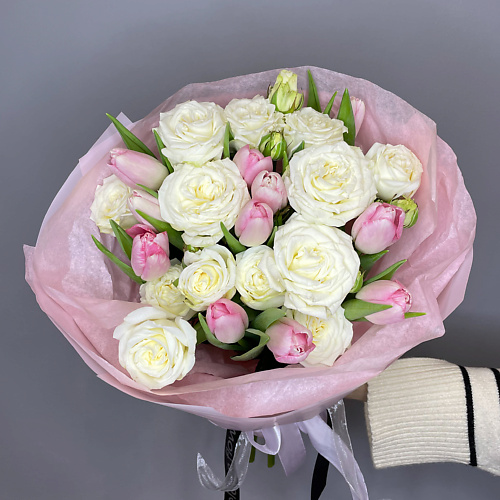 

ELEVEN FLOWERS Весенний букет из тюльпанов и пионовидных роз, Весенний букет из тюльпанов и пионовидных роз