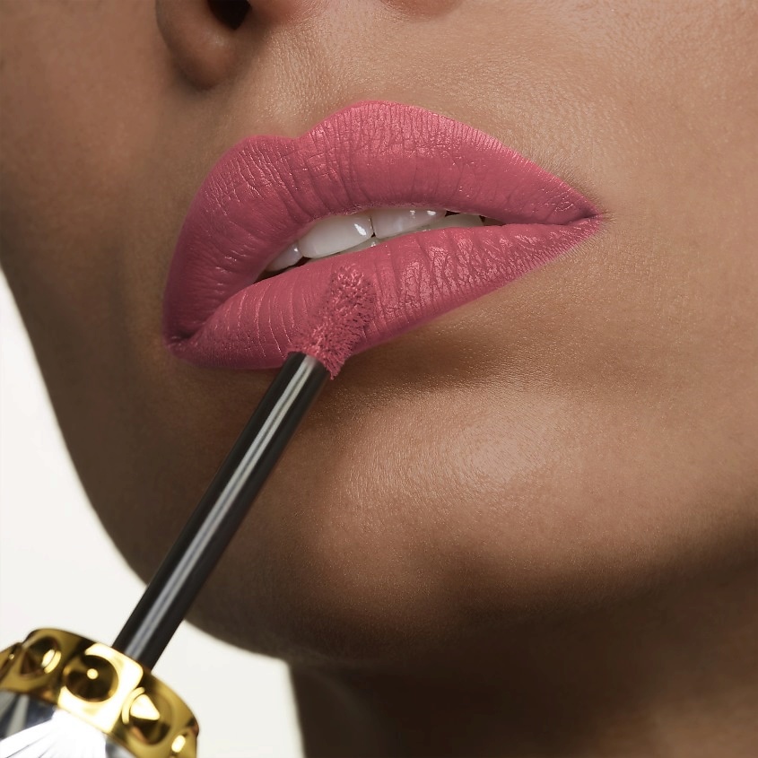 CHRISTIAN LOUBOUTIN BEAUTY Матовая помада для губ Matte Fluid, оттенок Belly Bloom – фото 2