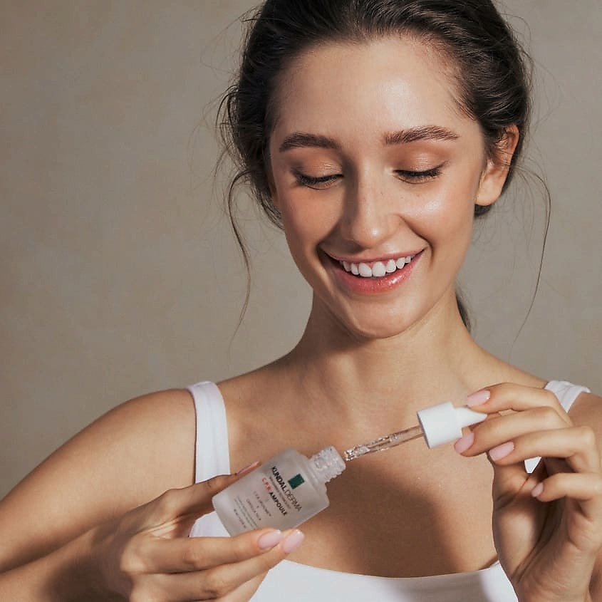 KUNDAL Сыворотка для лица восстанавливающая с центеллой азиатской, пантенолом и клевером луговым Derma Ampoule – фото 10