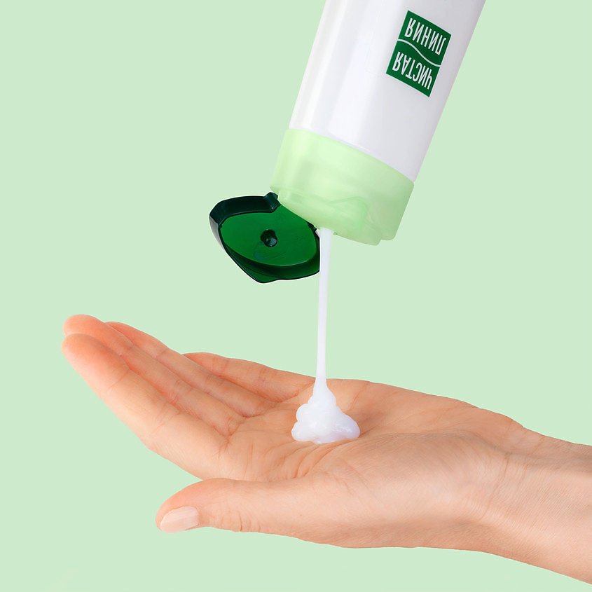 ЧИСТАЯ ЛИНИЯ Бальзам-ополаскиватель Сияние и густота волос, шелковистый блеск с экстрактом клевера Nature Plus – фото 3