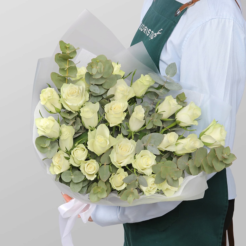 Изображение товара Букет роз Романс в розах 25 шт с эвкалиптом от STUDIO FLORISTIC