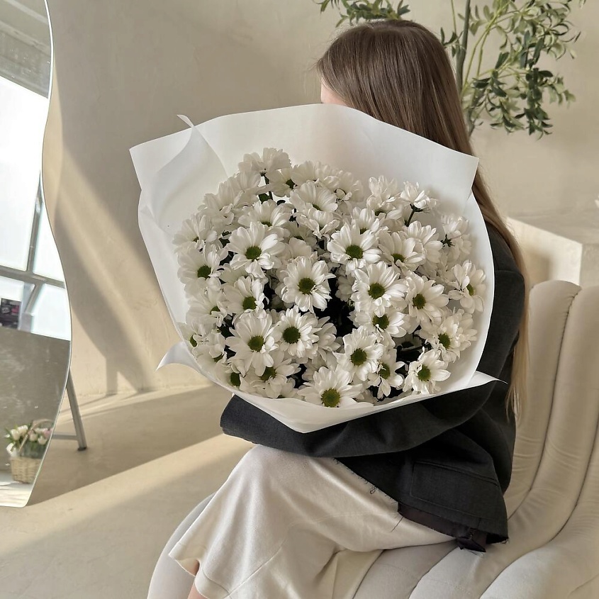 Изображение товара MY MOMENT Букет из ромашковых хризантем в белой упаковке